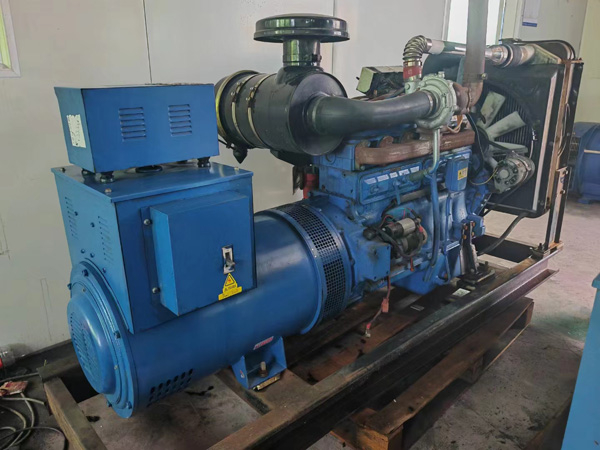 平湖100kW柴油发电机组使用多级机油有哪些优缺点？